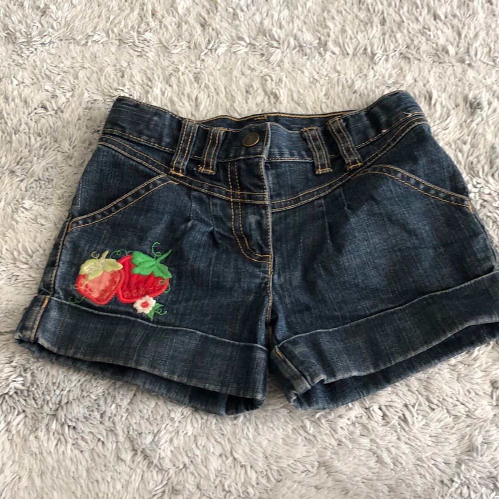 Gymboree jean shorts with strawberry patch size 4